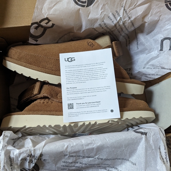 Goldenstar Ugg Clogs - Picture 6 of 7